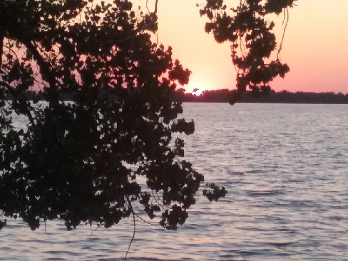 Okamanpeedan Lake