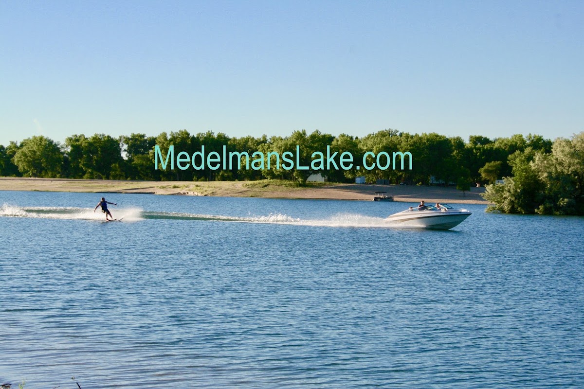 Medelmans Lake