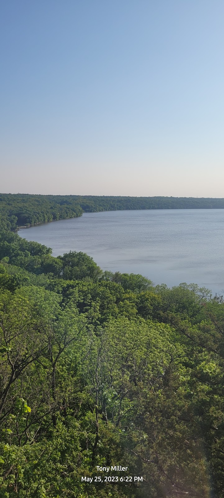 Trail along the shore of Spring Lake