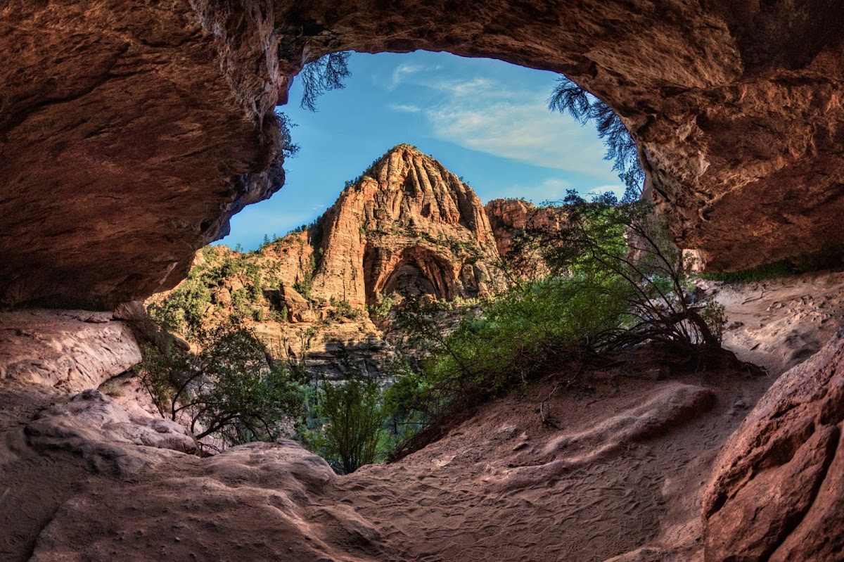 Red Arch Mountain
