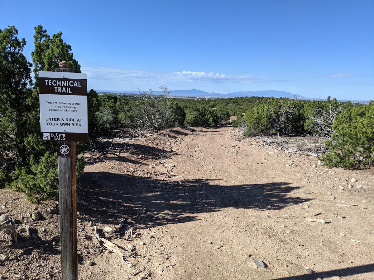 La Tierra Trails